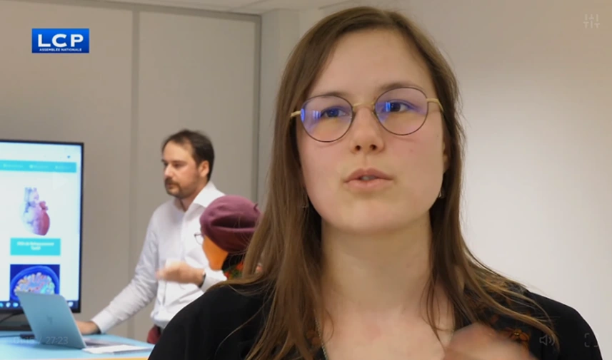 Capture du reportage LCP Etat de santé avec interview de Marianne Allanic sur la sécurisation des données de santé.